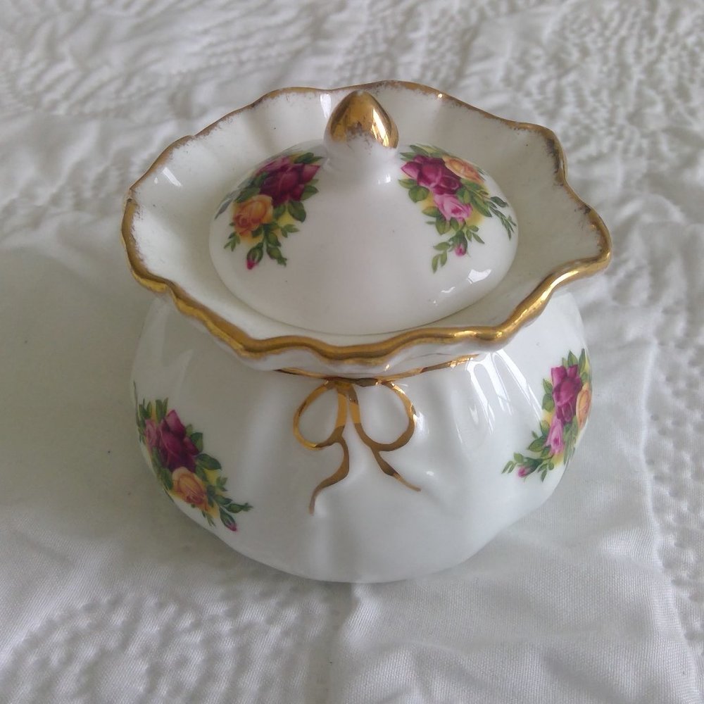 Royal Albert Old Country Roses  trinket purse pot